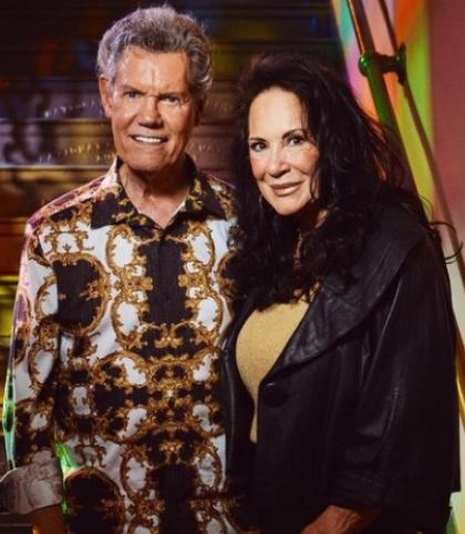 Mary Beougher and Randy Travis have been married since 2015